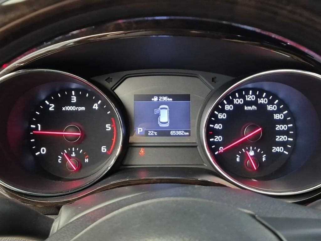 KIA Carnival - Vista 6