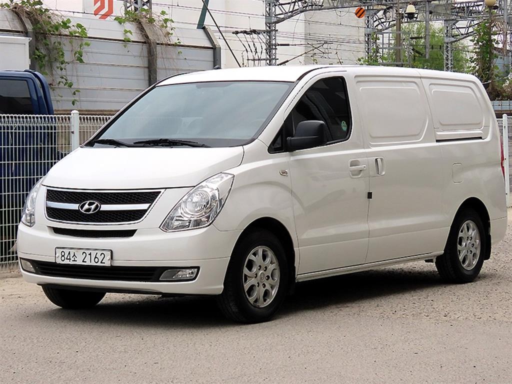 HYUNDAI Starex - Vista 2