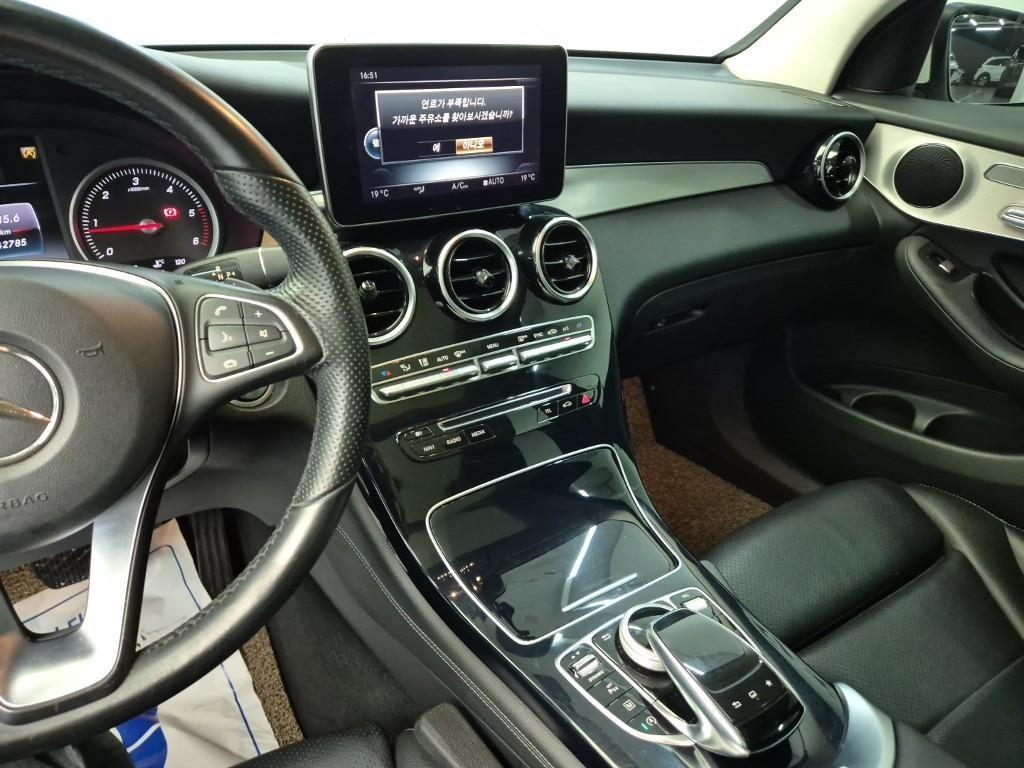 Mercedes Benz GLC Class - Vista 6