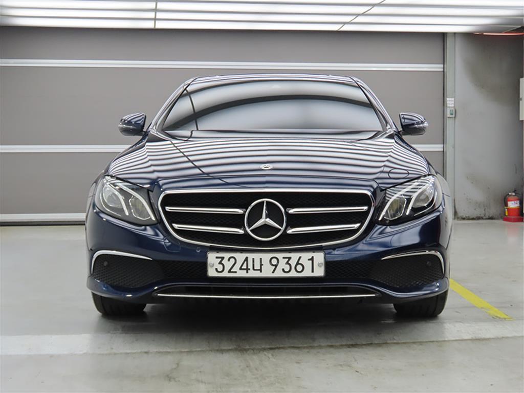 Mercedes Benz E class - Vista 2