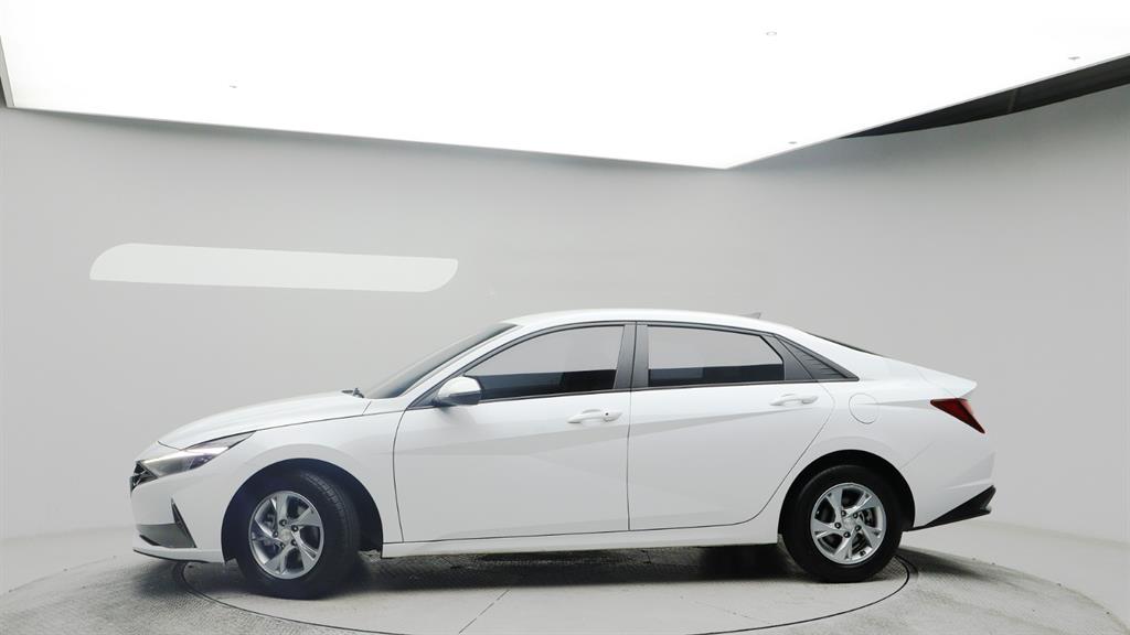 HYUNDAI Avante - Vista 3