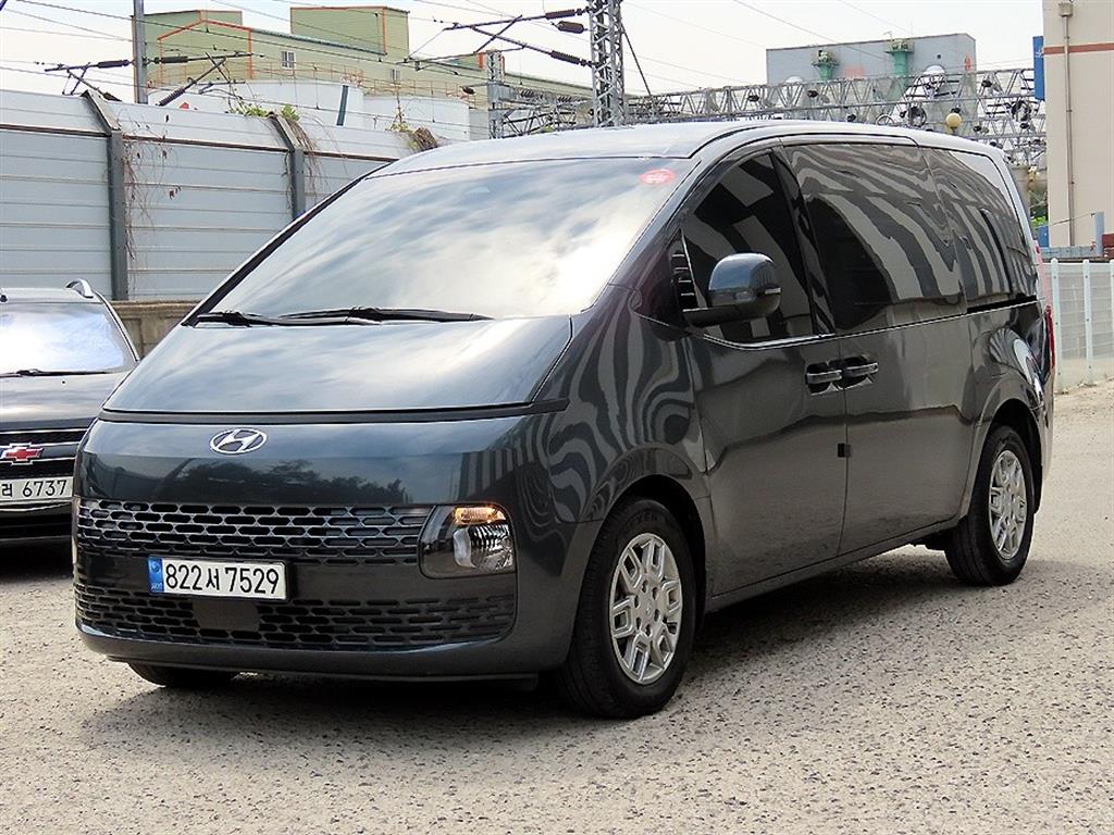 HYUNDAI Staria - Vista 2