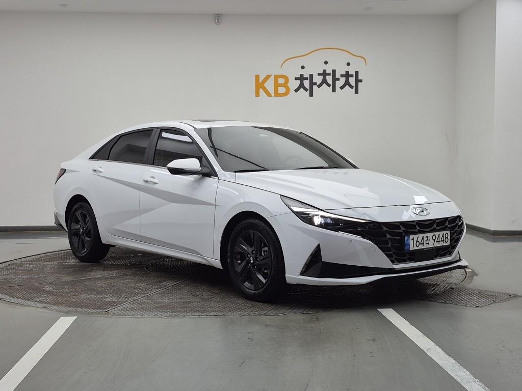 HYUNDAI Avante - Vista 2