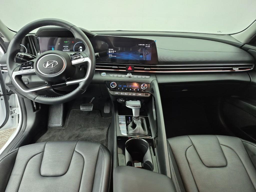 HYUNDAI Avante - Vista 5