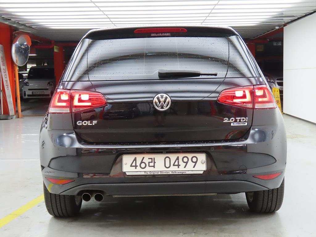 Volkswagen Golf - Vista 4