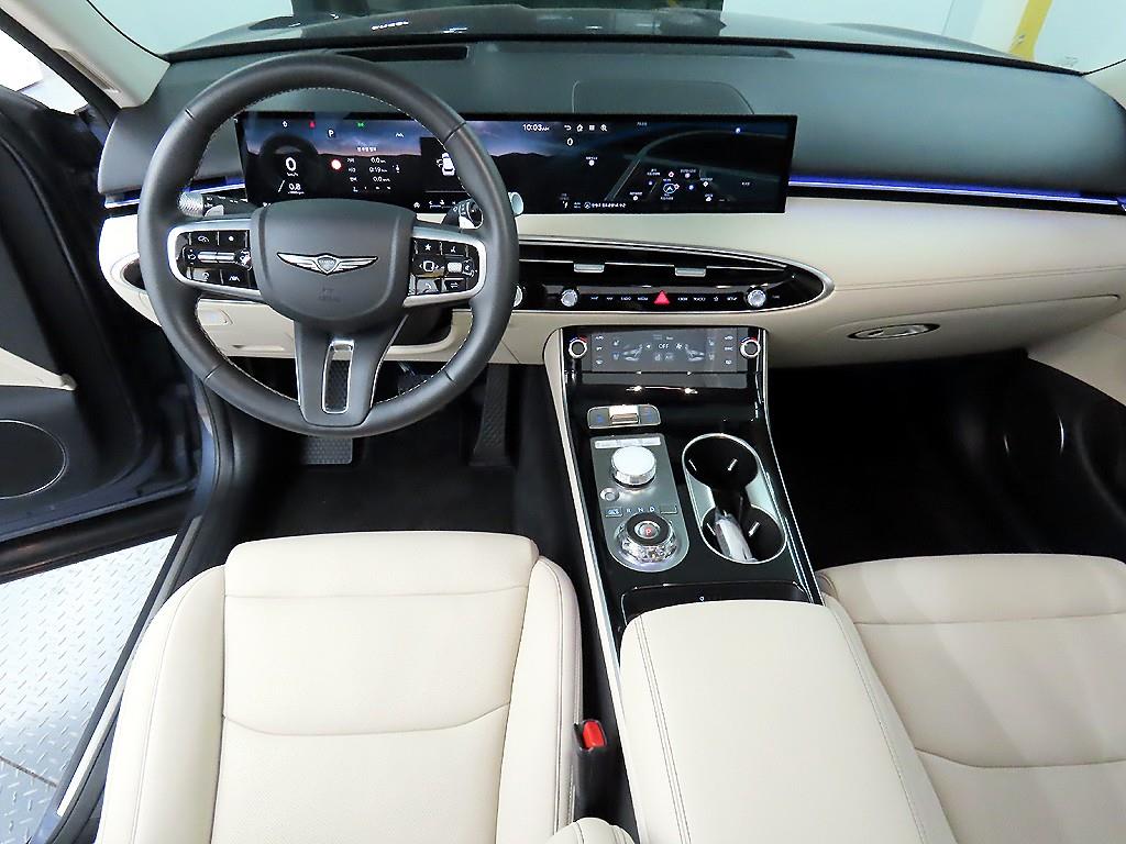 Genesis GV70 - Vista 7