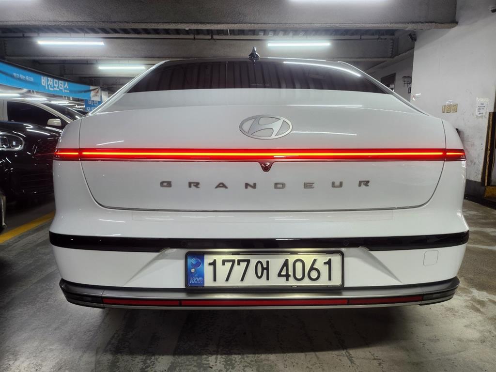 HYUNDAI Grandeur - Vista 3