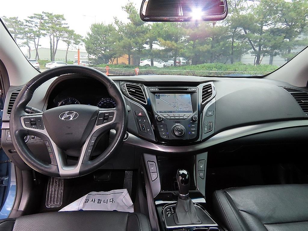 HYUNDAI i40 - Vista 7