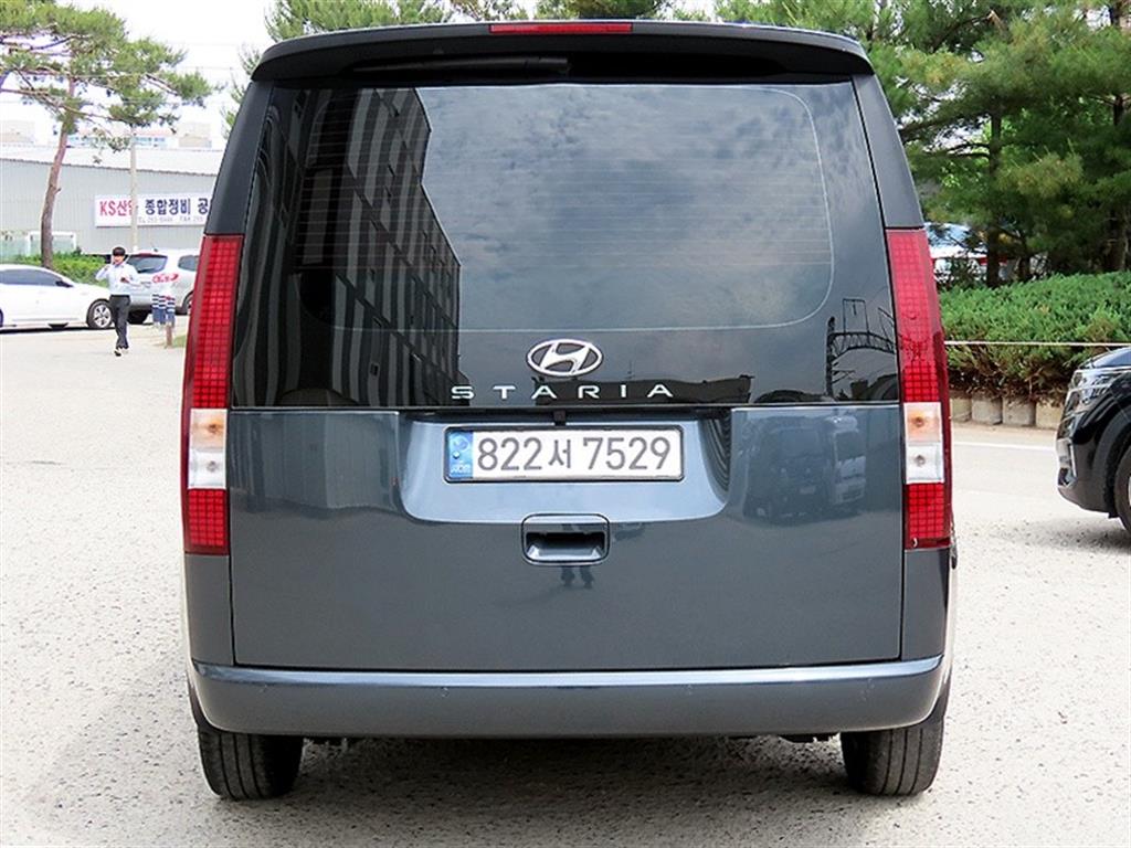 HYUNDAI Staria - Vista 4