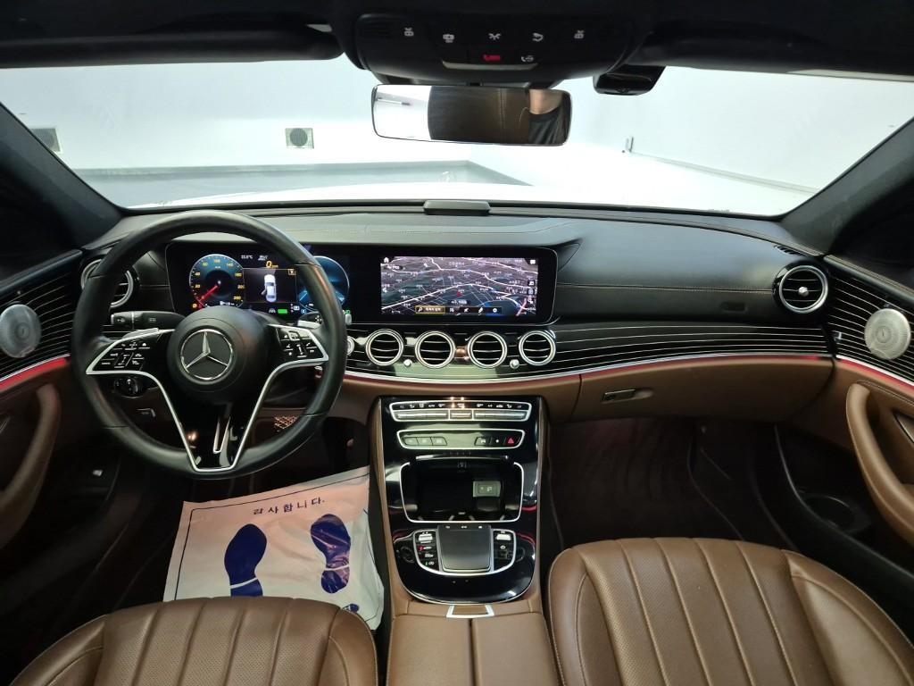 Mercedes Benz E class - Vista 7