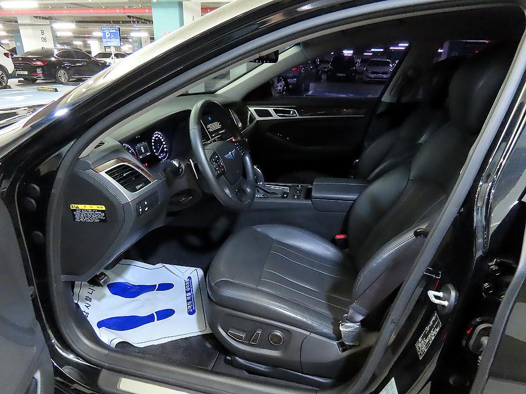 HYUNDAI Genesis - Vista 6