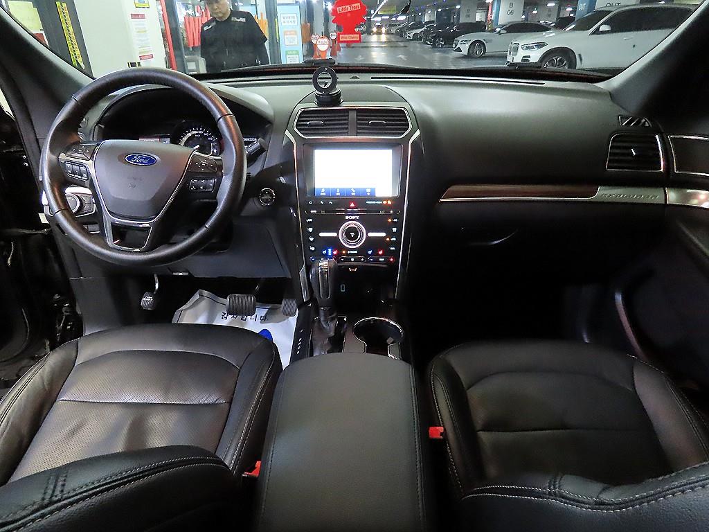 Ford Explorer - Vista 10