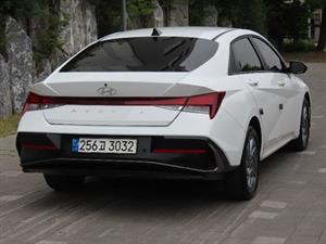 HYUNDAI Avante - Vista 6