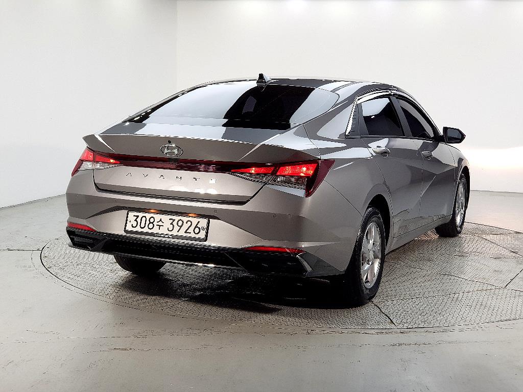HYUNDAI Avante - Vista 4