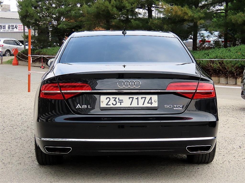 Audi A8 - Vista 4