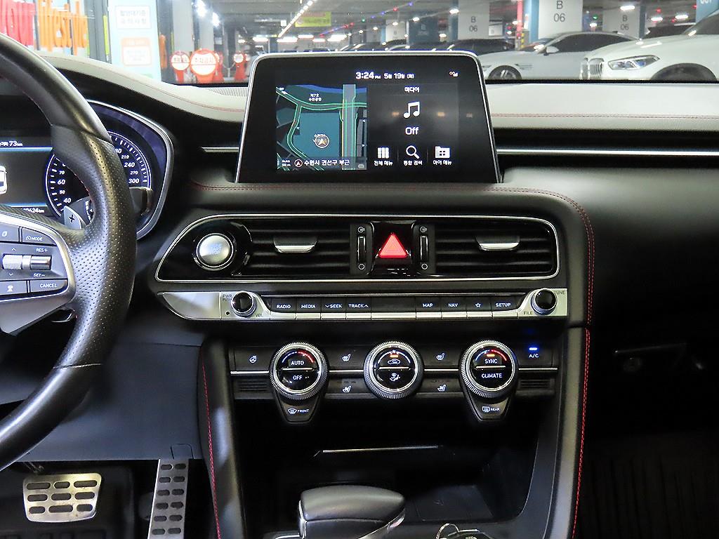 Genesis G70 - Vista 11