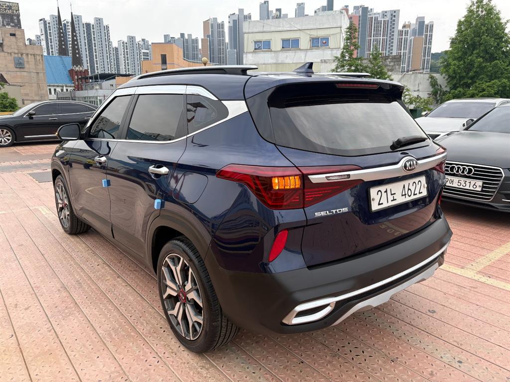 KIA Seltos - Vista 2