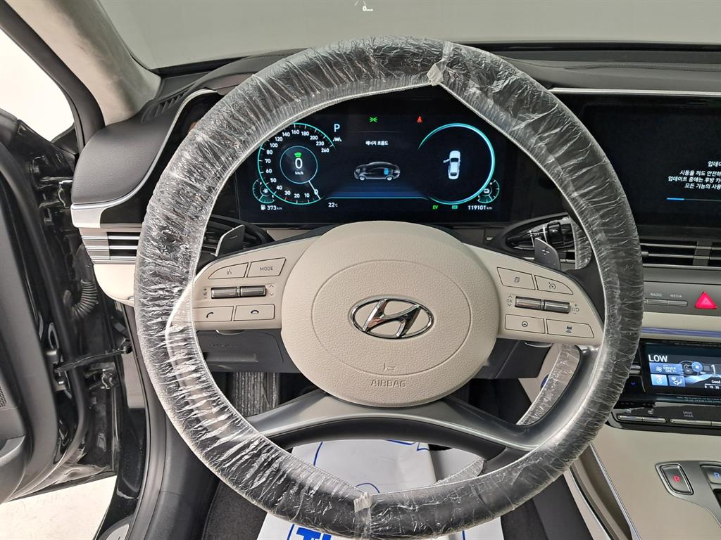 HYUNDAI Grandeur - Vista 12