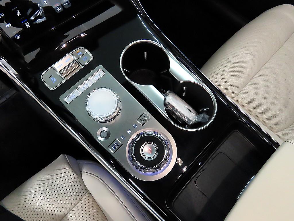 Genesis GV70 - Vista 10
