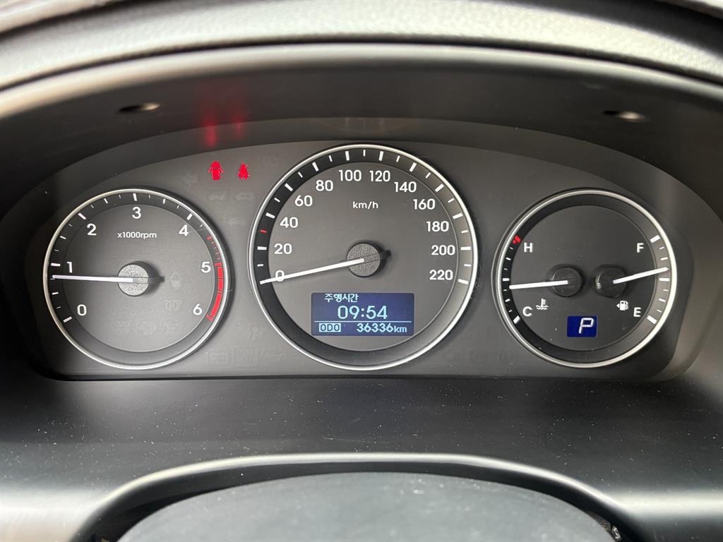 HYUNDAI Starex - Vista 7