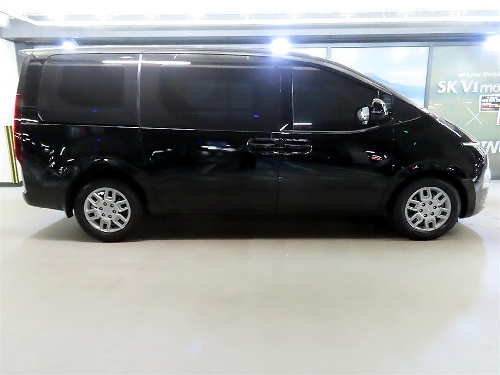 HYUNDAI Staria - Vista 3