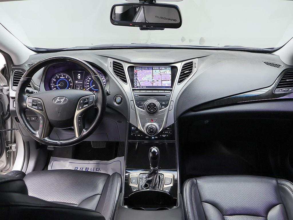 HYUNDAI Grandeur - Vista 9