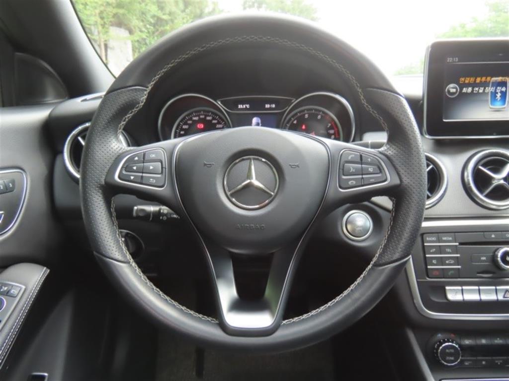 Mercedes Benz CLA Class - Vista 4