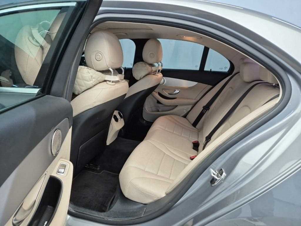Mercedes Benz C Class - Vista 10