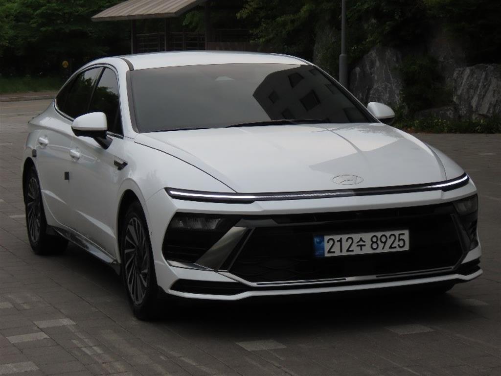 HYUNDAI Sonata - Vista 3