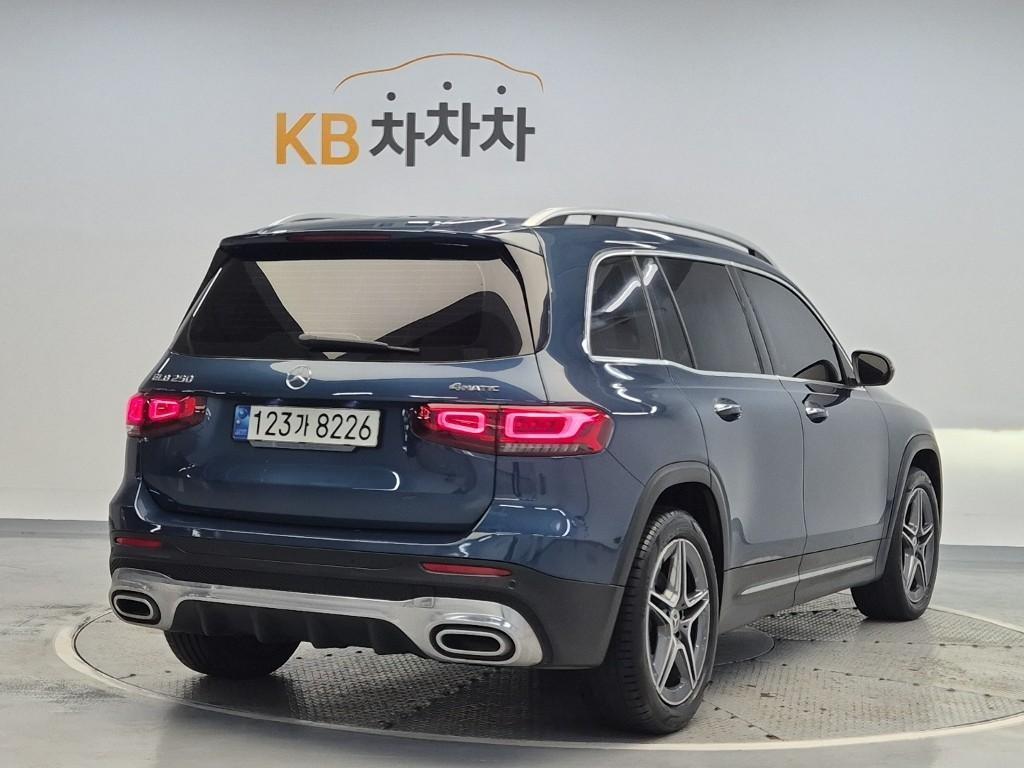 Mercedes Benz GLB Class - Vista 3