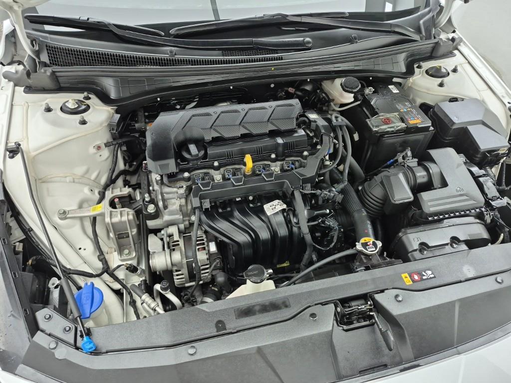 HYUNDAI Avante - Vista 6