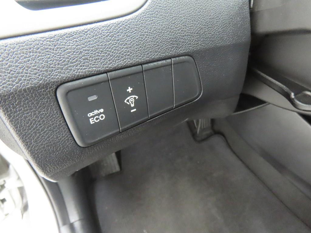 HYUNDAI Avante - Vista 10