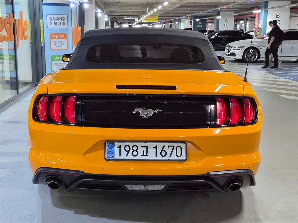 Ford Mustang - Vista 9