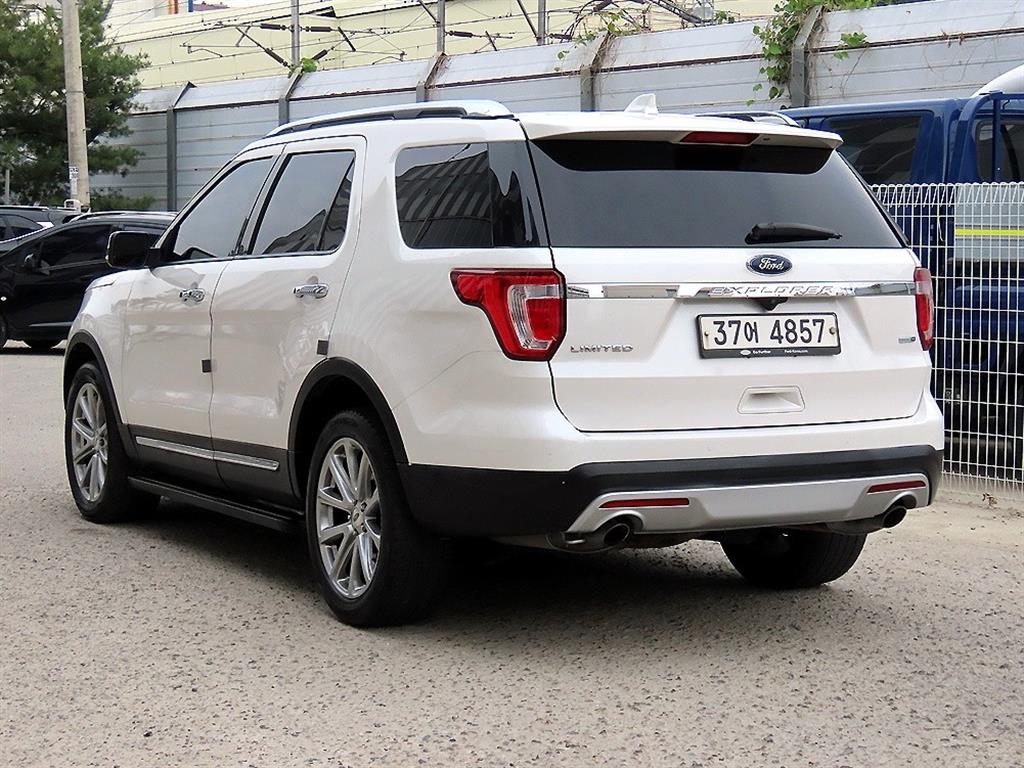Ford Explorer - Vista 3