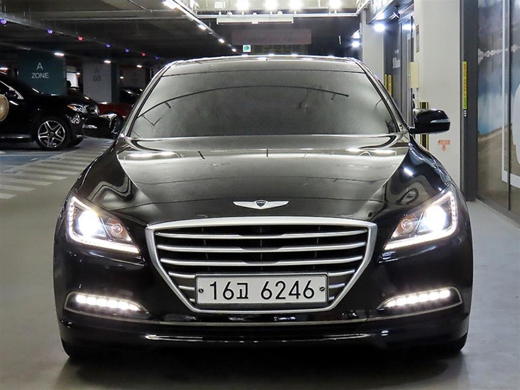 HYUNDAI Genesis - Vista 2