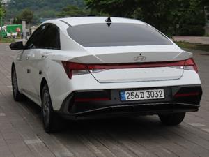 HYUNDAI Avante - Vista 8