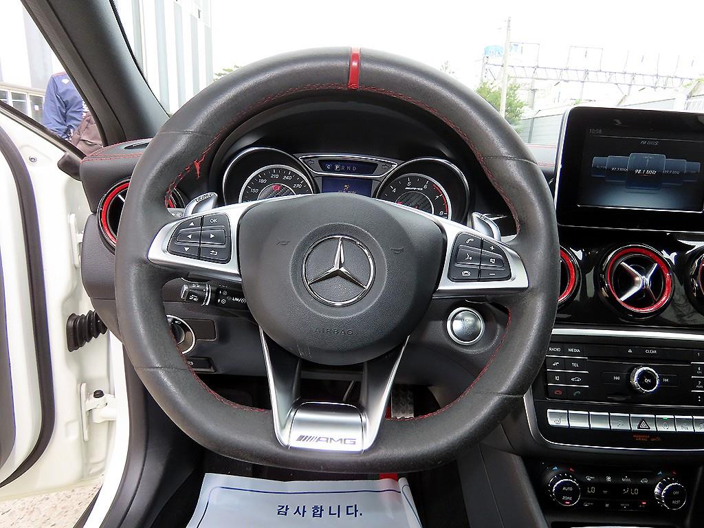 Mercedes Benz GLA Class - Vista 8