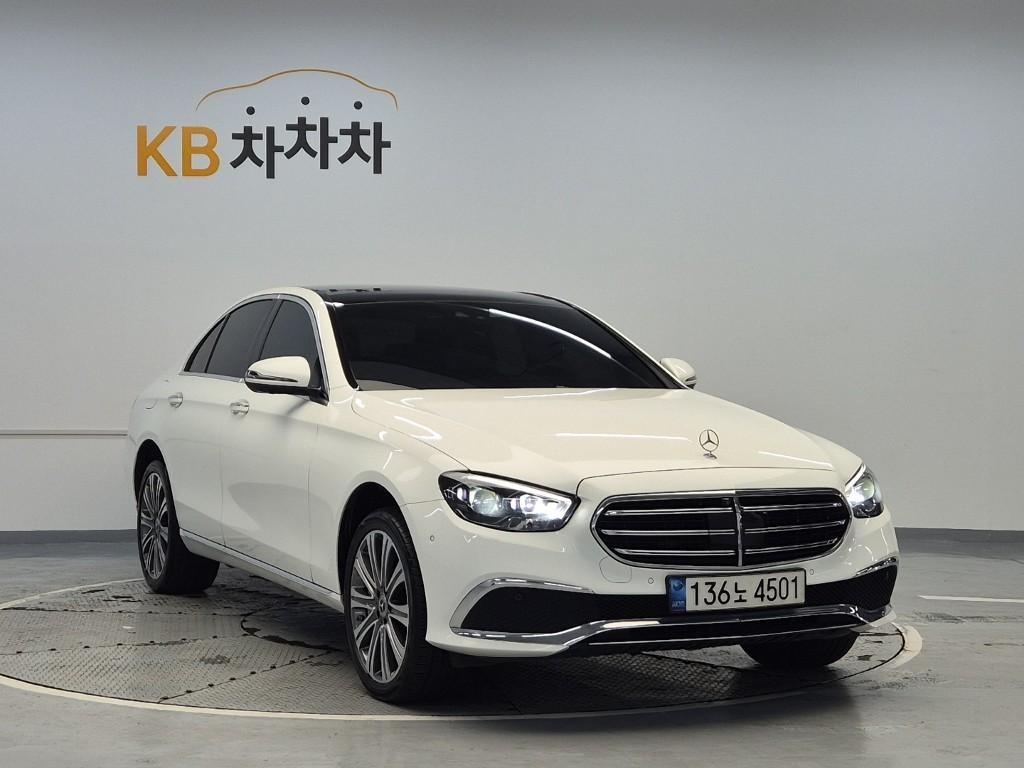 Mercedes Benz E class - Vista 4