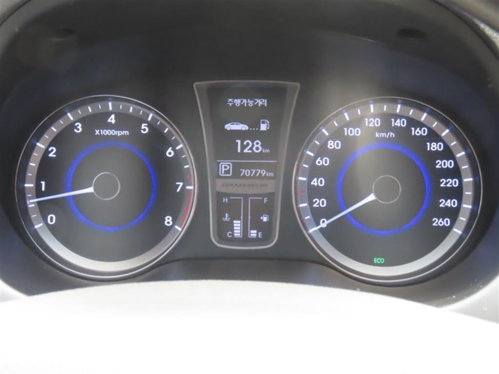 HYUNDAI Grandeur - Vista 9