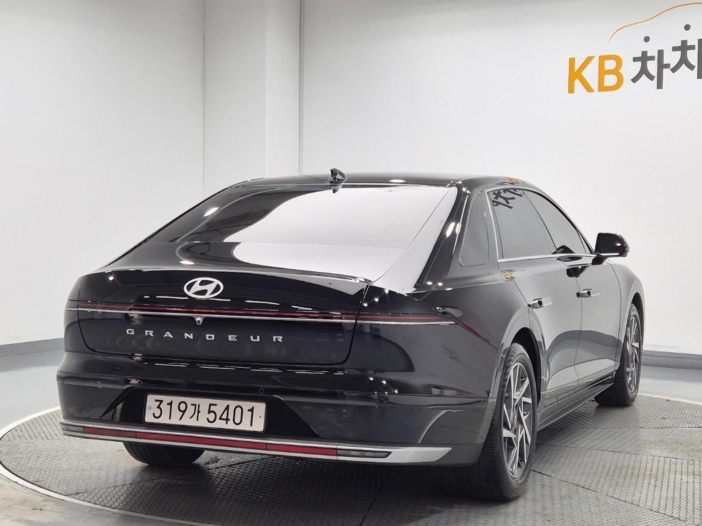 HYUNDAI Grandeur - Vista 3