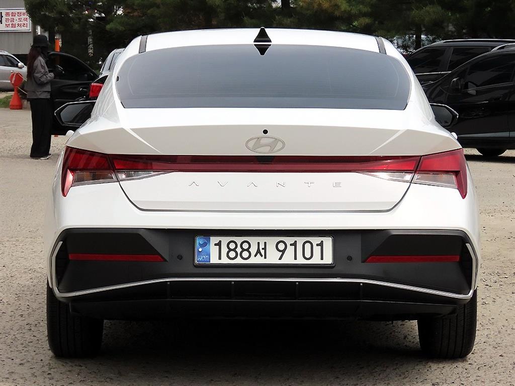 HYUNDAI Avante - Vista 4