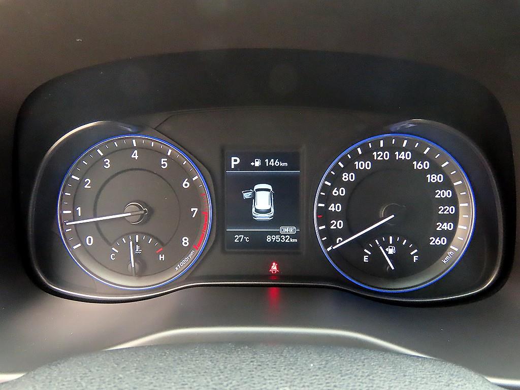 HYUNDAI Kona - Vista 9