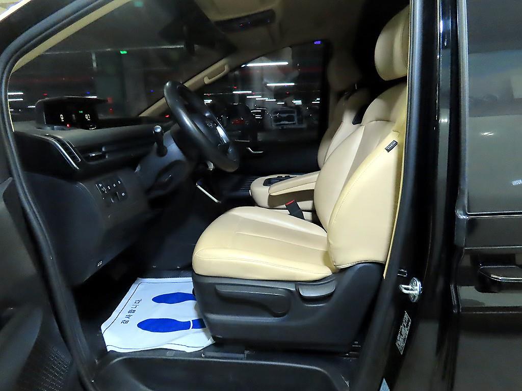 HYUNDAI Staria - Vista 6