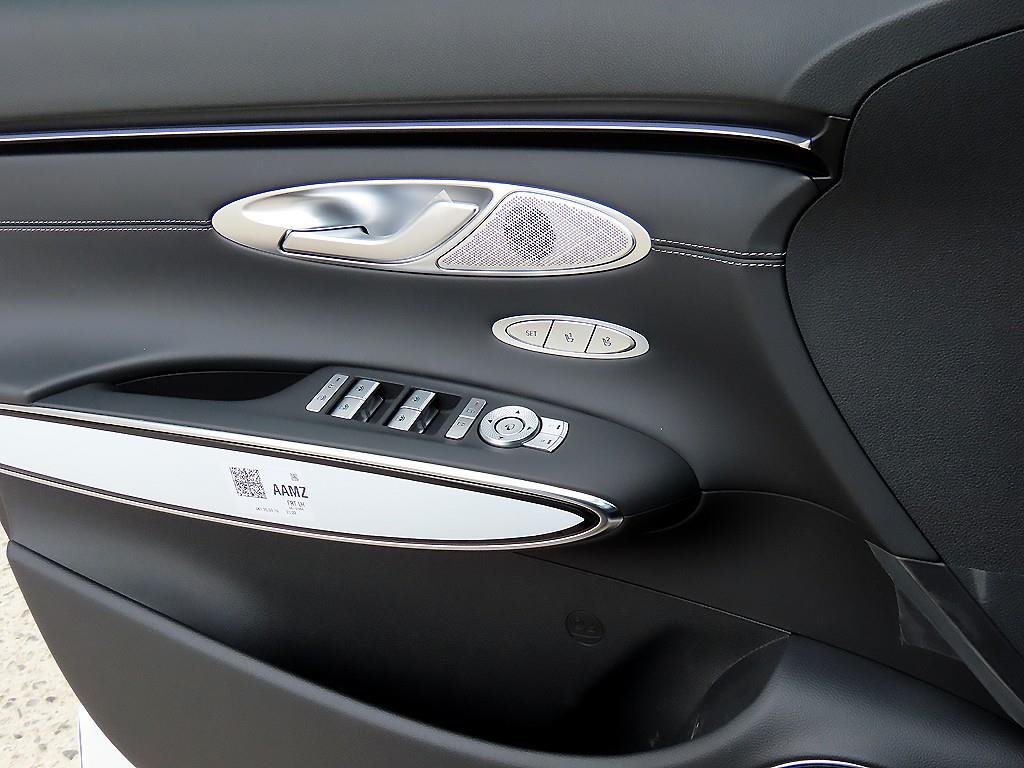 Genesis GV70 - Vista 11