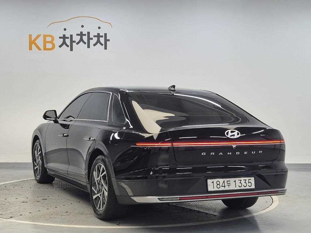 HYUNDAI Grandeur - Vista 2
