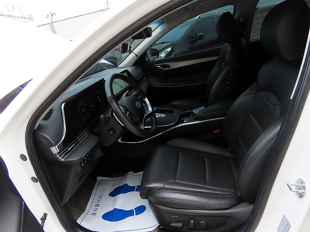 HYUNDAI Grandeur - Vista 5