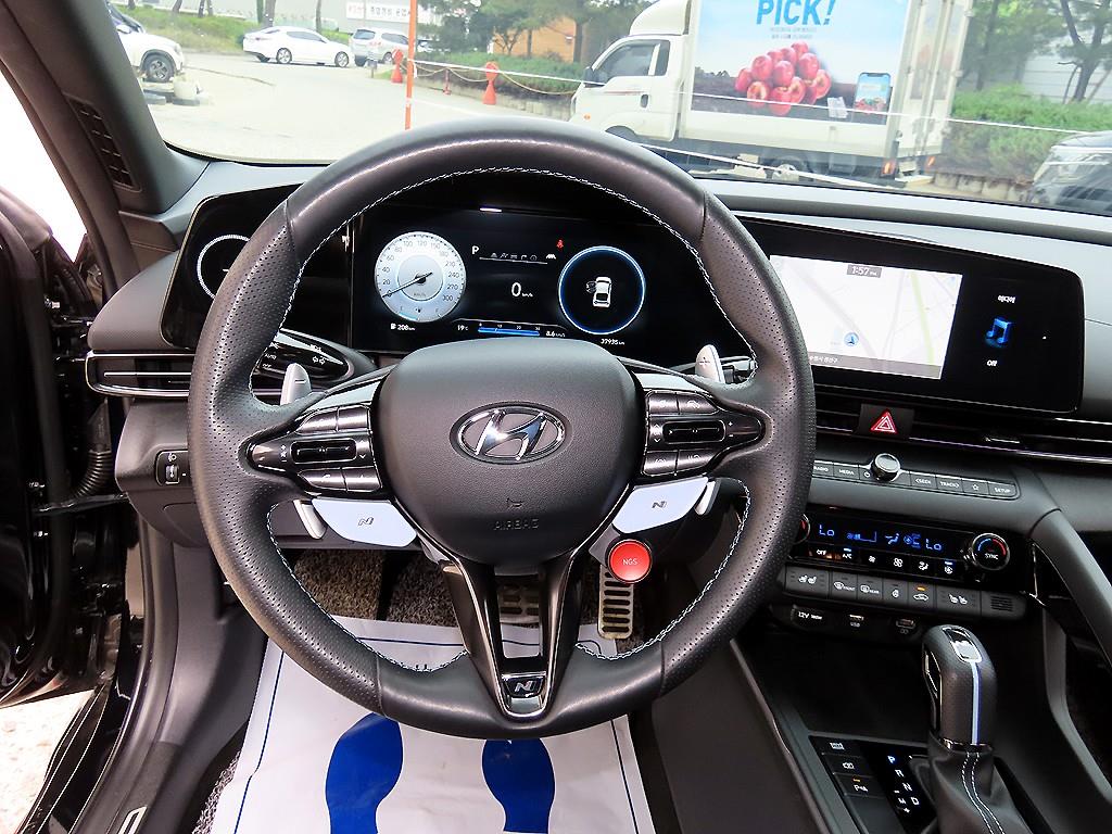 HYUNDAI Avante - Vista 8