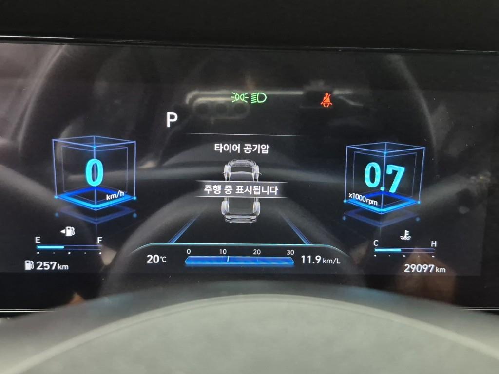 HYUNDAI Avante - Vista 7