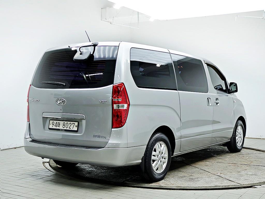 HYUNDAI Starex - Vista 7