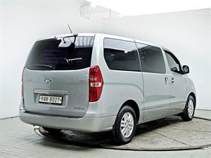 HYUNDAI Starex - Vista 8